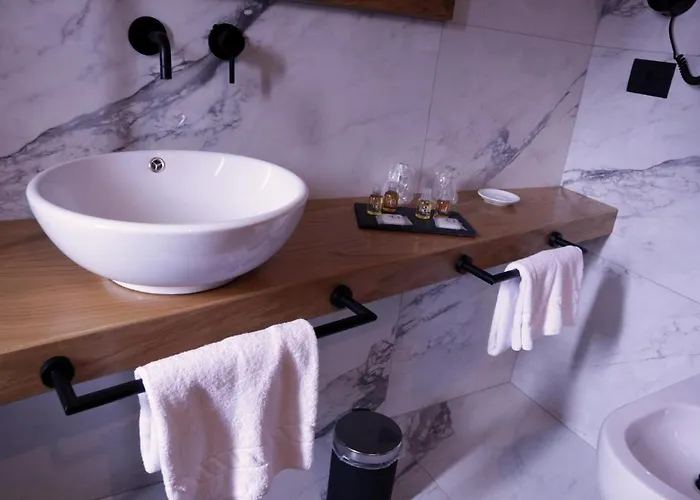 Manhattan & Gæstehus Bari