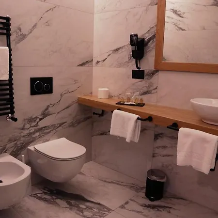 Manhattan & Gæstehus Bari